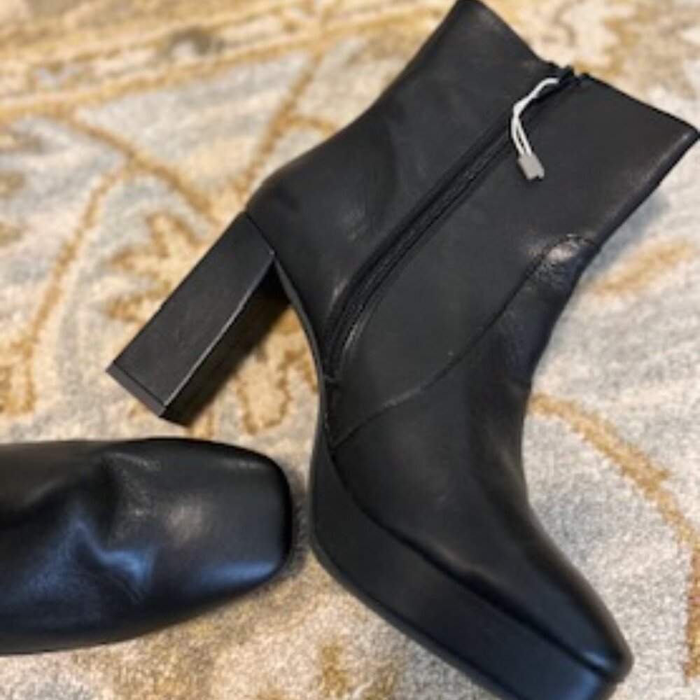 Gorgeous Black Women's Ankle Booties with Block Heel - New with box